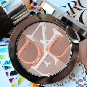 #Dior# skin Nude Shimmer Instant Illuminating Powder in 002