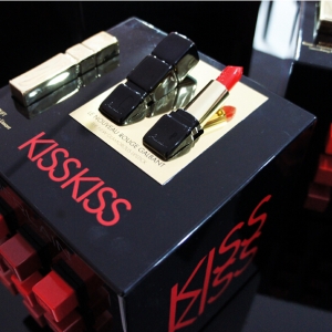 ##  KISSKISS~