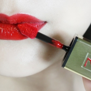 #Ϲ#YSL Glossy Stain洽9  ͳ̬9һģ