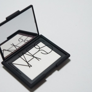 Nars ۷۱ Light Reflecting Setting Powder